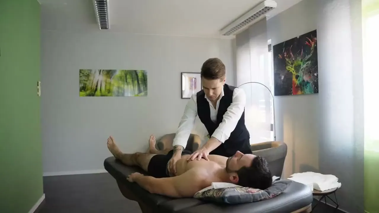 Ausschnitt aus einer osteopathischen Behandlung im Osteozentrum